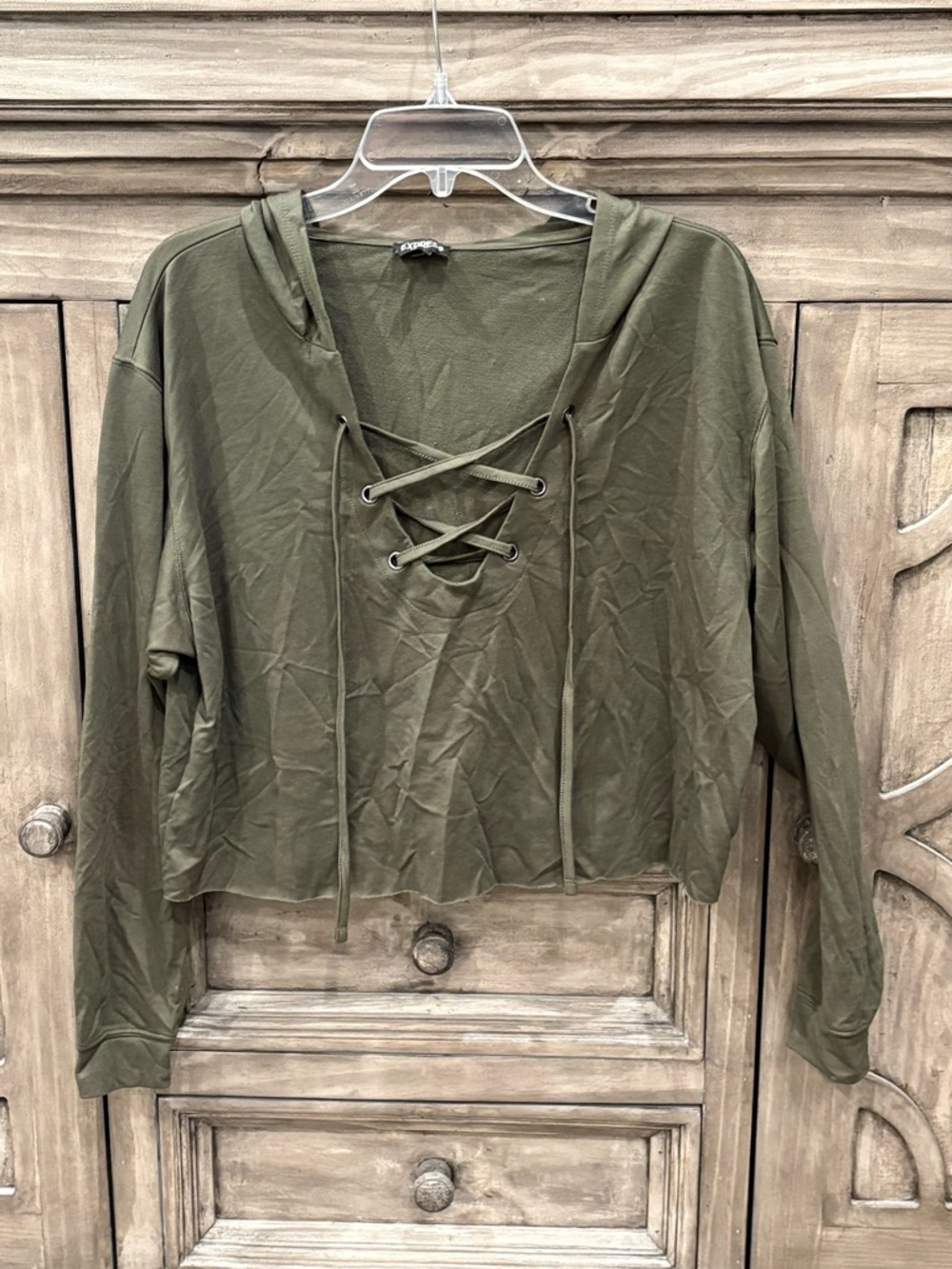 EUC Women’s EXPRESS Hunter Green Lace-Up Cropped Raw Edge Sweatshirt (Medium)
